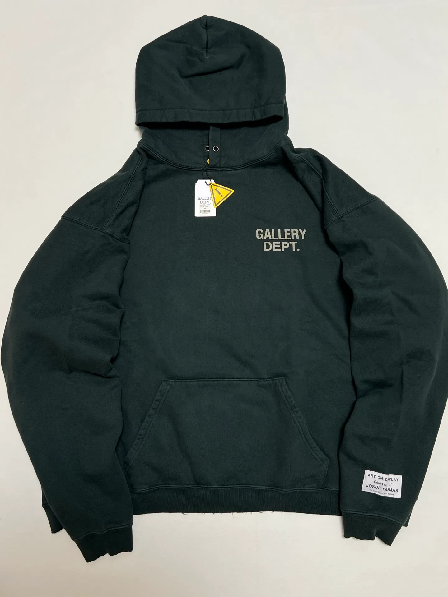 GALLERY DEPT. 90'S GD LOGO HOODIE 90's retro destruction English hoodie blue and black S-XL ⚠️Note: The color of this style should be green and black, not black! Requires custom weaving and dyeing. 500g high weight sweatshirt fabric. Fleece treatment on the inside. Overall wide and comfortable. Loose fit. Trendy and fashionable. Consistent with the original. Discharge printing process. Consistent with the original hang tag. Hanging grain with G LOGO.